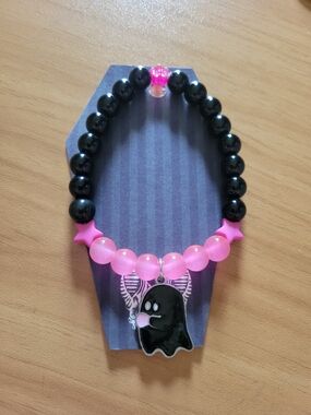 💐NEW💐 Pink & Black Ghost Charm Beaded Bracelet
